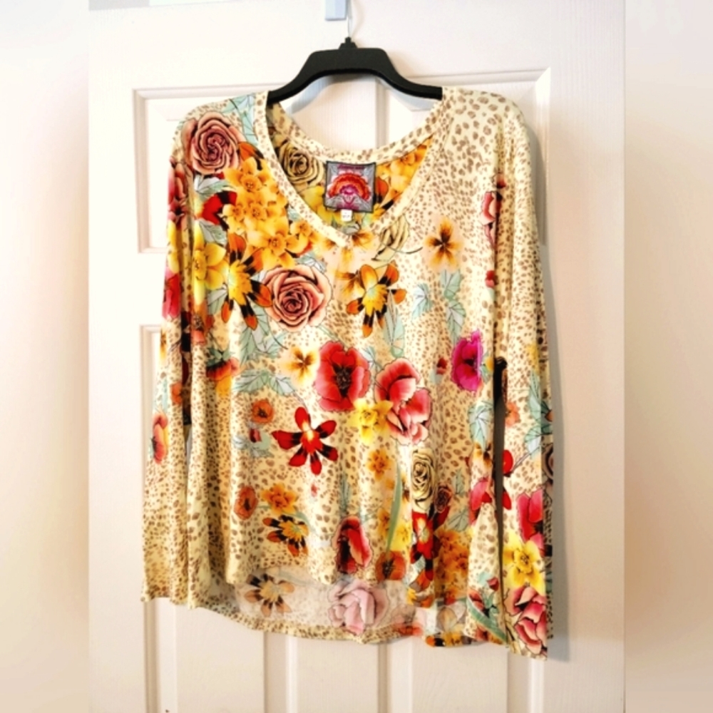 NWT "Johnny Was" Hera Long Sleeve V-Neck Swing Tee "L" (Firm Price)